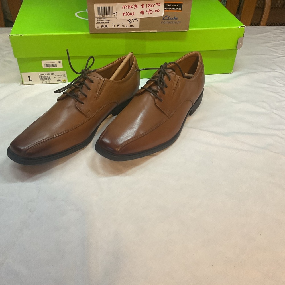 Clarks Tan Brown Leather Lace-Up Oxfords